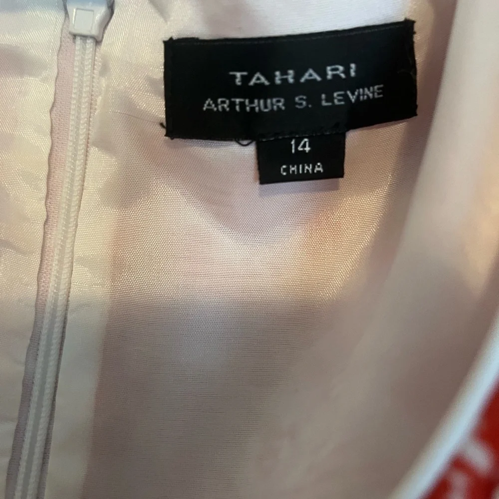 Tahari Arthur & Levine Red and White Sleeveless dress 14